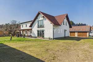 Großzügiges Landhaus-Idyll: Viel Platz für Familie, Hobby und Selbstversorgung!