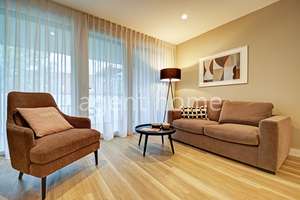 MÖBLIERT - BESTE LAGE - Modernes Business Apartment mit Balkon – Die vollständige Adresse der Immobilie erhältst du vom Anbieter., 70191 Heilbronner Straße, Stuttgart – Vorschaubild 2
