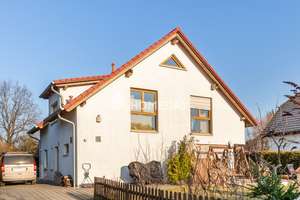 Massiv gebautes KfW-70-Haus mit 5 Zimmern, hohem Wohnkomfort und schönem Garten – Die vollständige Adresse der Immobilie erhältst du vom Anbieter., 13125 Karow, Berlin – Vorschaubild 2