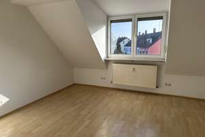 Attraktive 3-Zimmer-Dachgeschosswohnung mit großzügigem Schnitt – Brettergartenstraße 65, 90427 Schniegling, Nürnberg – Vorschaubild 8