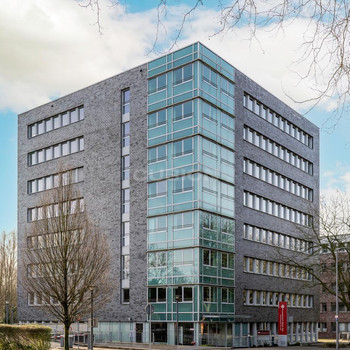 Lichtdurchflutete Büroflächen im Büropark Trimonte!