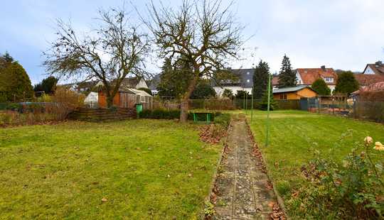 Bild von Doppelhaushälfte mit großem Garten und Garage in Lichtenberg!