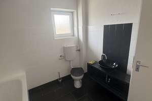 3-Zimmer-Wohnung mit Terrasse, Einbauküche & ruhiger Lage in Nürnberg-Eibach / direkt vom Eigentümer – Fritz-Weidner-Straße 31, 90451 Eibach, Nürnberg – Vorschaubild 7