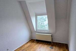 360°-Rundgang - 4-Zimmer-Wohnung in begehrter, zentraler Lage von Wuppertal – Kiefernstr. 5, 42283 Barmen, Wuppertal – Vorschaubild 5