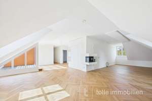 Luxuriöse Dachgeschosswohnung in Berlin-Kladow - 115 m² inkl. Stellplatz und kernsaniert