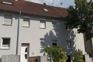 Zuhause mit vier Zimmern in Tiefenbronn – Die vollständige Adresse der Immobilie erhältst du vom Anbieter., 75233 Tiefenbronn – Vorschaubild 2