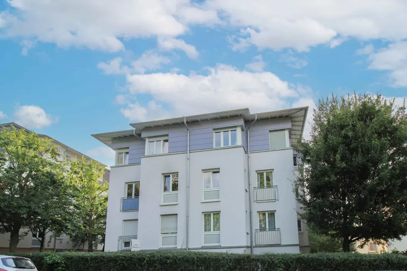 Attraktive 3-Zimmer-Terrassenwohnung mit eigenem Gartenanteil und Carport – Ihr neues Zuhause wartet, Dresden – Bild 3