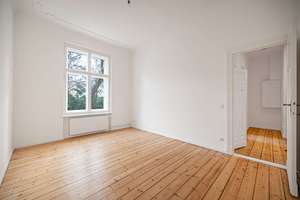 🌳 Altbau-Traum am Schlosspark Lichterfelde - Charmante Altbau 3 Zi Whg mit Balkon & Blick ins Grüne – Die vollständige Adresse der Immobilie erhältst du vom Anbieter., 12207 Lichterfelde, Berlin – Vorschaubild 4