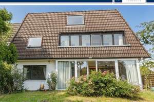 Sehr großzügiges Doppelhaus in ruhiger Seitenstraße mit Wellnessfaktor