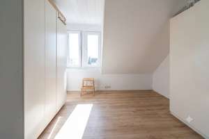 Liebevoll saniertes Einfamilienhaus mit vermieteter Einliegerwohnung. 178m². Einzugsfertig. – Die vollständige Adresse der Immobilie erhältst du vom Anbieter., 42719 Wald, Solingen – Vorschaubild 24