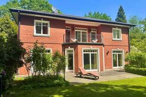 Familienvilla mit idyllischem Garten auf sonnigem Grundstück – Die vollständige Adresse der Immobilie erhältst du vom Anbieter., 22609 Osdorf, Hamburg – Vorschaubild 1