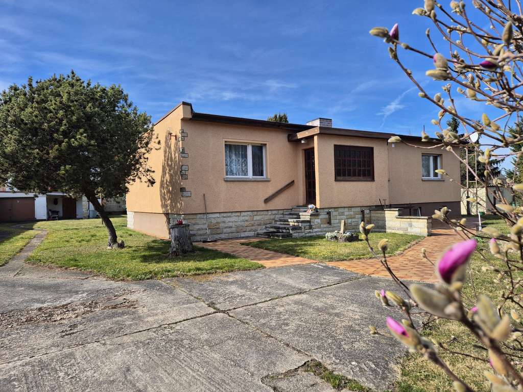 Immobilie in Sandersdorf-Brehna - Viel Platz und Ruhe - Bungalow auf großem Grundstück - Bild 0
