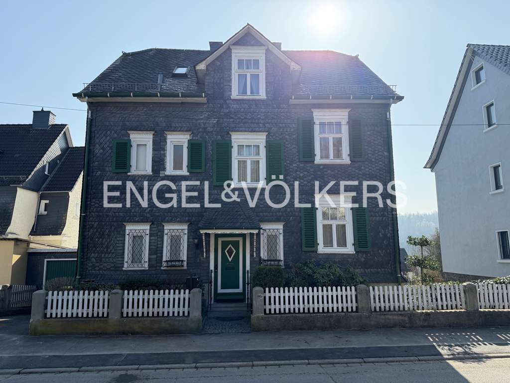 Immobilie in Siegen - Charmantes Dreifamilienhaus in begehrter Lage am Siegener Giersberg - Bild 0