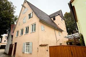 Denkmalobjekt mit Baugenehmigung – 3 Wohneinheiten als Kapitalanlage mit Entwicklungspotenzial – Die vollständige Adresse der Immobilie erhältst du vom Anbieter., 86720 Nördlingen – Vorschaubild 1