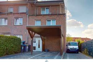 Reihenendhaus mit 6 Zimmern, großem Garten und Dachterrasse im Wohngebiet Goldgrund