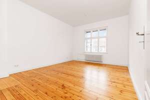 Bezugsfrei & renoviert: 3-Zimmer-Altbauwohnung mit Süd-Westbalkon nahe Schloss Charlottenburg – Die vollständige Adresse der Immobilie erhältst du vom Anbieter., 10589 Charlottenburg, Berlin – Vorschaubild 3