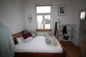 Hell und ruhig mit Parkett+EBK+Wintergarten im Altbau Nordend Ost/Bornheim nähe Berger Straße – Die vollständige Adresse der Immobilie erhältst du vom Anbieter., 60385 Ostend, Frankfurt am Main – Vorschaubild 3