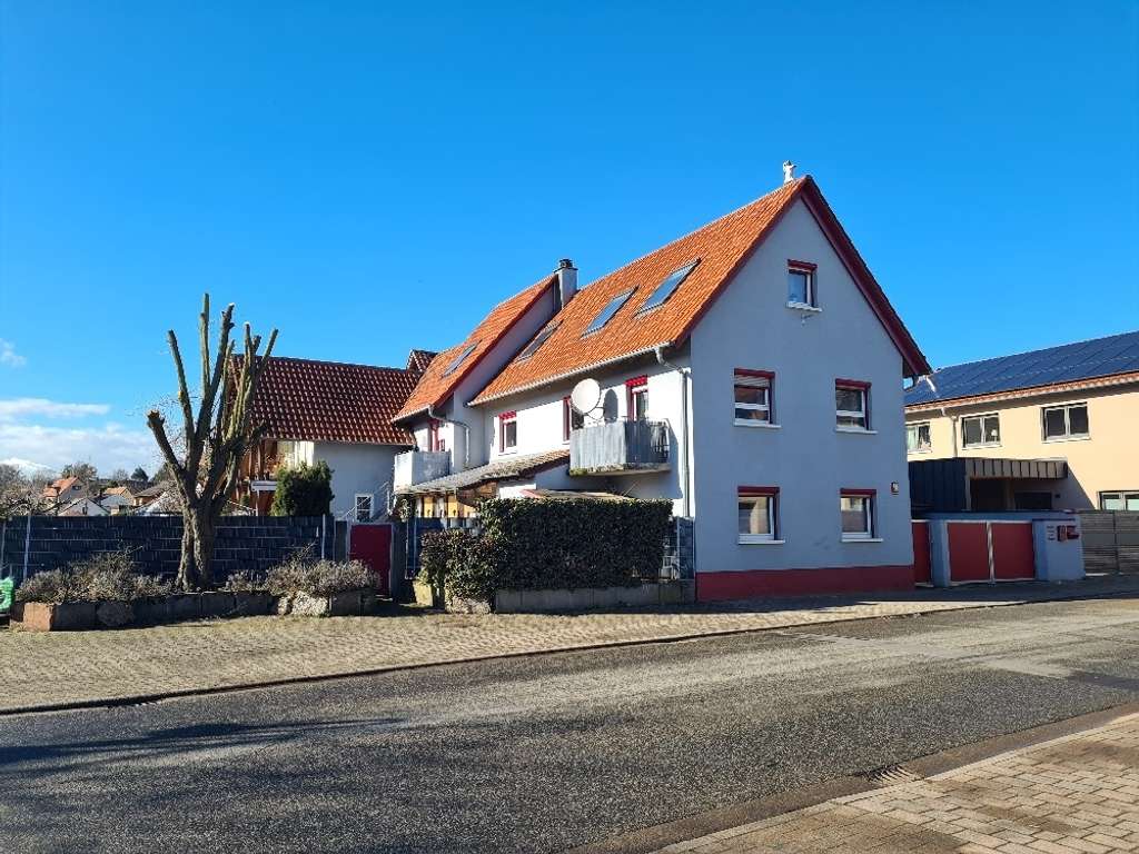 Immobilie in Insheim - Großes und helles Zweifamilienhaus / Grundstück nach "WEG" geteilt - Bild 2