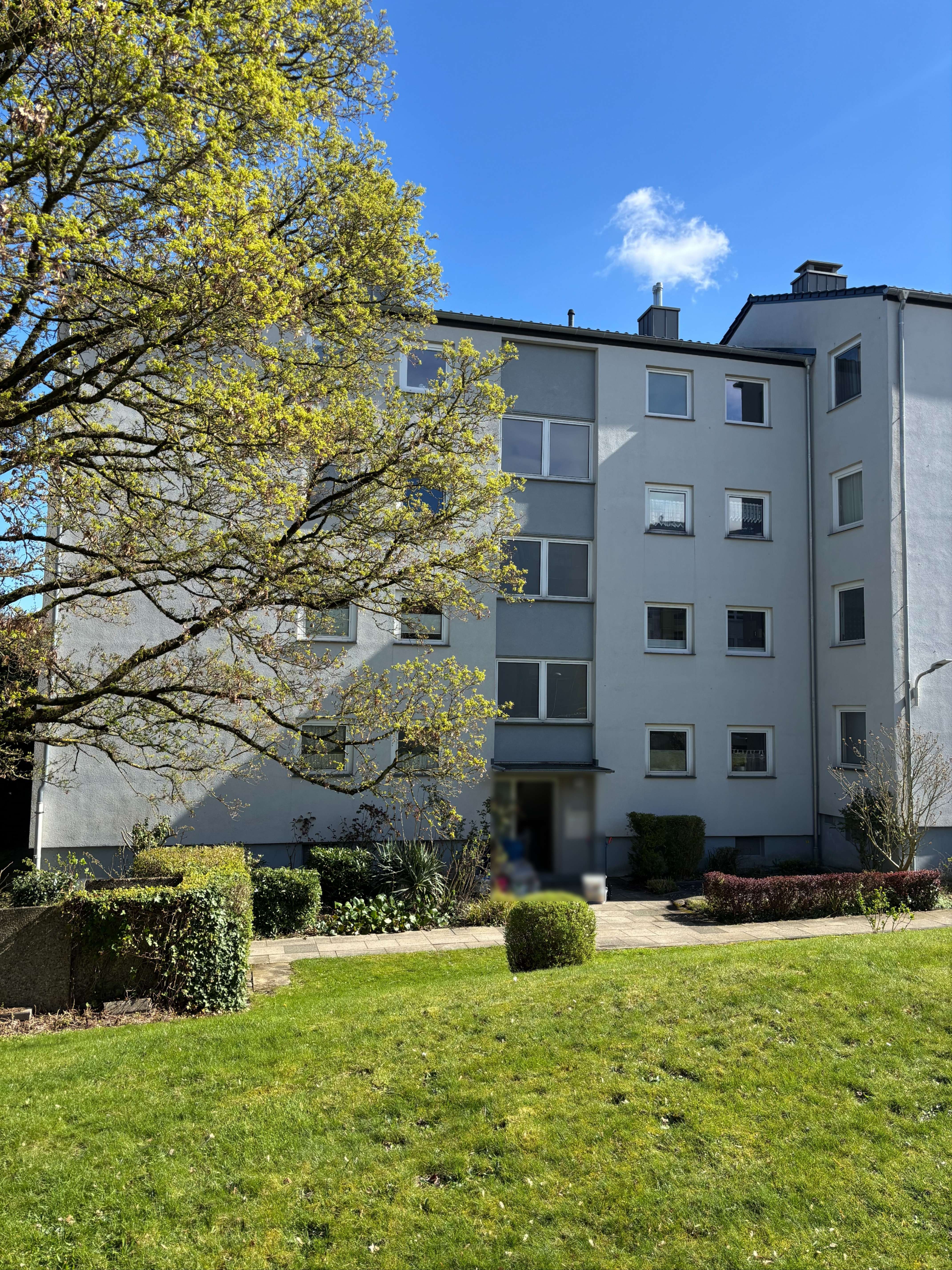 Renovierungsbedürftige 2-Zimmerwohnung in Aachen mit tollem Blick ins Grüne!, Aachen – Bild 1