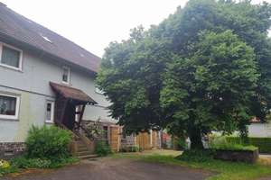 Ehemaliger Bauernhof (9 Zi) auf großem Grund (1.035 m²) und Nebengebäuden in Feldatal-Windhausen – Untergasse 4, 36325 Feldatal – Vorschaubild 1