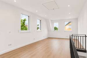 Modernes Neubau-Reihenendhaus mit Stellplatz und großer Dachterrasse