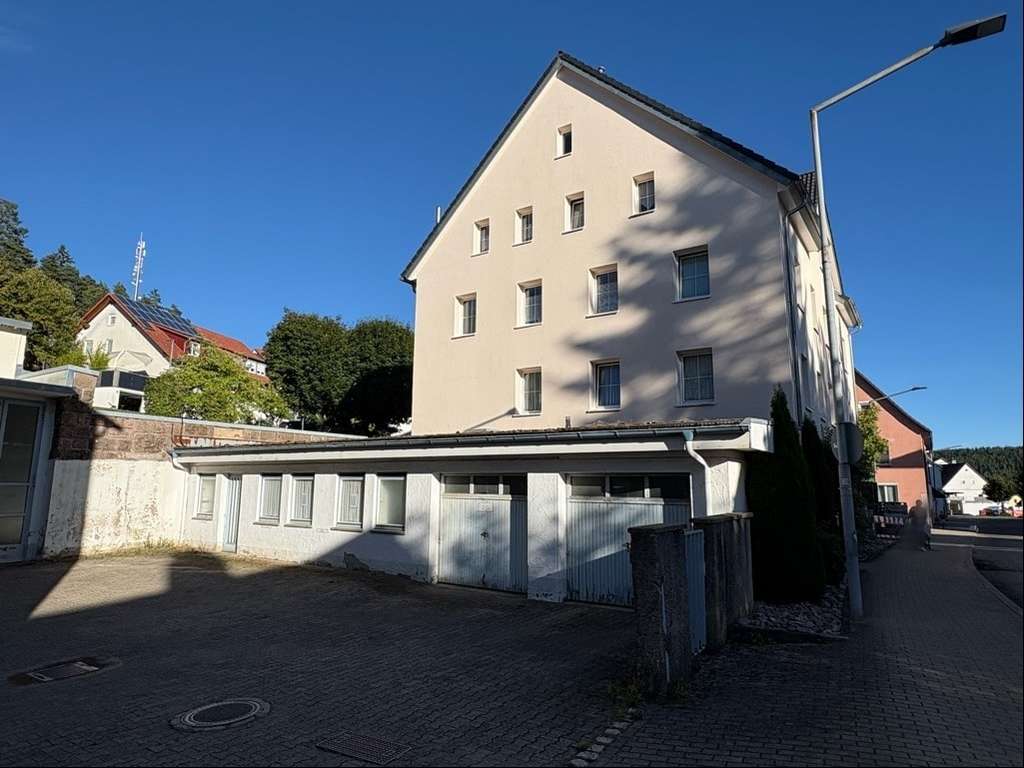 Immobilie in St. Georgen im Schwarzwald - Attraktives Mehrfamilienhaus im Herzen von St. Georgen - Bild 4