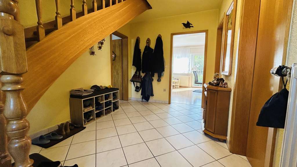 Immobilie in Grimmen - Schönes Zweifamilienhaus in ruhiger Lage - Bild 3