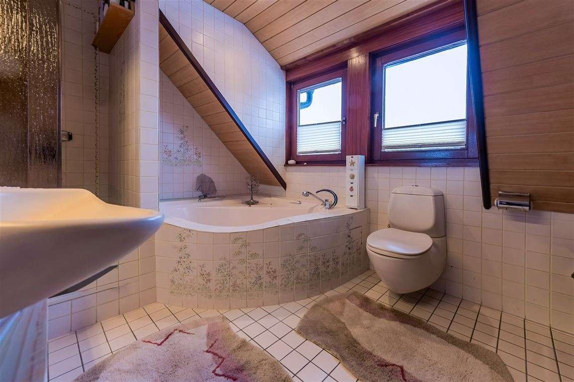 Immobilie in Großensee - Zwei Doppelhaushälften (90m² + 130m²) mit Baugrundstück (ca. 400m²).

 - Bild 7