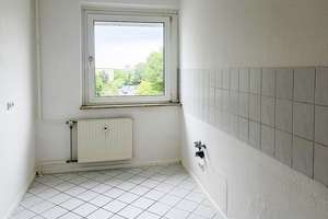 3-Raum-Wohnung mit Balkon und Tageslichtbad am Baggersee – 4349 Thekla, Leipzig – Vorschaubild 2