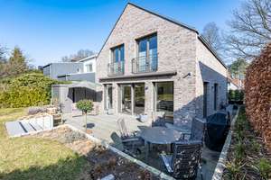 Modernes Einfamilienhaus in begehrter Wohnlage mit großer Terrasse und Garten – Die vollständige Adresse der Immobilie erhältst du vom Anbieter., 22391 Wellingsbüttel, Hamburg – Vorschaubild 37