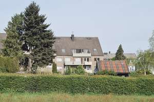 Schöne 4 Zimmer Wohnung mit 2 Balkonen in guter Lage – Kalkbergstr. 196, 52080 Haaren, Aachen – Vorschaubild 3