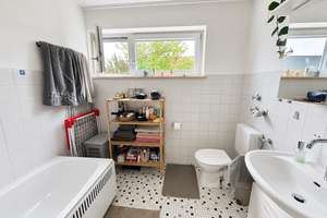 Charmante 2-ZKB im begehrten Westen! – Balkon zum ruhigen Innenhof – Giselastraße 13, 93049 Westenviertel, Regensburg – Vorschaubild 3