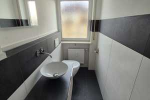 Exklusive zentrale 3,5 Zimmer Dachgeschosswohnung mit geh. Innenausstattung, Loggia und EBK – Moltkestraße 22, 88046 Bodenseekreis – Vorschaubild 13