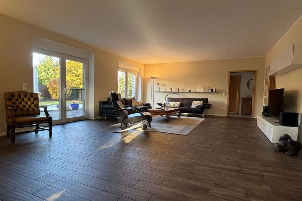 Immobilie in Appen - Attraktives und modernes 5-Zimmer Einfamilienhaus in Appen-Etz mit Pool und Doppelcarport - Bild 6