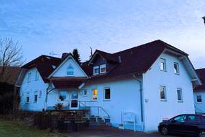 Ansprechende 3-Zimmer Dachgeschosswohnung mit Balkon in Düdelsheim – Die vollständige Adresse der Immobilie erhältst du vom Anbieter., 63654 Büdingen – Vorschaubild 1