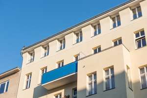 Erstattung der Erwerbsnebenkosten: Vermietete 3-Zimmerwohnung im Schöneberger Altbau mit Balkon – Goltzstraße 15, 10781 Schöneberg, Berlin – Vorschaubild 3