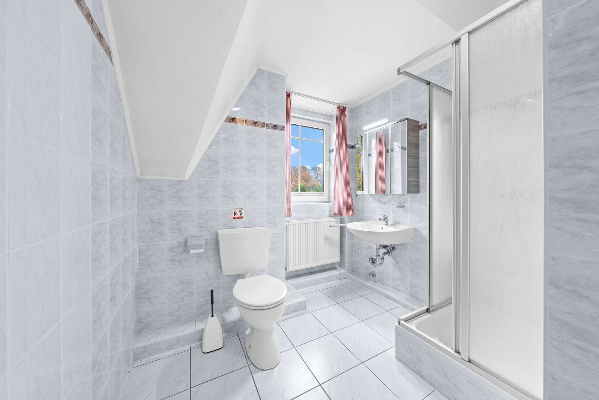 Immobilie in Hasenkrug - Ein Zuhause mit doppelter Stärke - Wohnen und Arbeiten unter einem Dach! - Bild 13