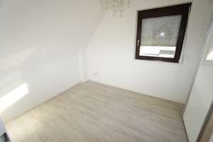 Einfamilienhaus - Altbau - mit schönem Garten in ruhiger Wohnlage von Leonberg-Eltingen – Die vollständige Adresse der Immobilie erhältst du vom Anbieter., 71229 Leonberg – Vorschaubild 15