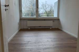 Top Sanierte 3 Zimmer Eigentumswohnung mit XXL Balkon und Aufzug! *Barrierefrei*  – Theodor-Heuss-Straße 50, 42109 Uellendahl-Katernberg, Wuppertal – Vorschaubild 7