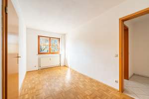 AIGNER - Traumhafte 3-Zimmer-Wohnung mit eigenem Gartenanteil – Die vollständige Adresse der Immobilie erhältst du vom Anbieter., 81249 Lochhausen, München – Vorschaubild 6