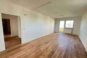 Geräumige Familienwohnung mit Balkon und besten Ausblick | EBK auf anfrage dazu – Moseler Straße 8, 8058 Pölbitz, Zwickau – Vorschaubild 4