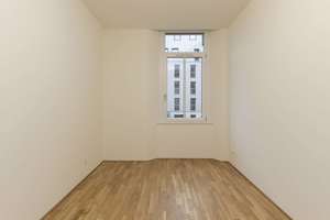 Sanierte 3-Zimmer-Altbauwohnung Rollstuhlgerecht mit Einbauküche und Sonnenbalkon! – Kirsteinstrasse 3c, 55131 Oberstadt, Mainz – Vorschaubild 5