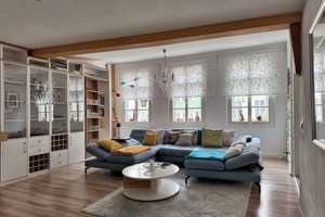 4-Zimmer-Wohnung mit Balkon im historischen Stadtkern von Coburg – Die vollständige Adresse der Immobilie erhältst du vom Anbieter., 96450 Mitte, Coburg – Vorschaubild 1