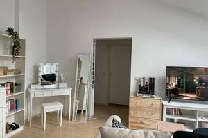 Möblierte Dachgeschosswohnung am Scharfgraben nahe Bahnhof Charlottenhof mit guter Rendite – Die vollständige Adresse der Immobilie erhältst du vom Anbieter., 14471 Potsdam West, Potsdam – Vorschaubild 5