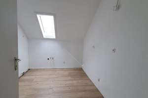 Schöne fünf Zimmer Altbauwohnung in Stuttgart, Bad Cannstatt – Die vollständige Adresse der Immobilie erhältst du vom Anbieter., 70372 Kurpark, Stuttgart – Vorschaubild 8