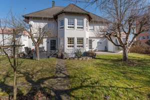 Exklusives 3 Familien Haus in bester Lage von Altdorf