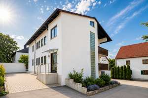 Mehrfamilienhaus mit fünf Wohneinheiten und Eigennutzungsoption in Regensburg-Oberisling – Die vollständige Adresse der Immobilie erhältst du vom Anbieter., 93053 Oberisling-Graß, Regensburg – Vorschaubild 2