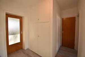 Idealer Grundriss! 3-Zimmer-Wohnung mit Balkon in Röttgersbach – Obere Holtener Straße 48, 47169 Duisburg – Vorschaubild 2