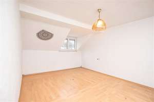 ** Handwerker aufgepasst **
Einfamilienhaus mit Potenzial sucht neuen Besitzer – Die vollständige Adresse der Immobilie erhältst du vom Anbieter., 86853 Langerringen – Vorschaubild 7
