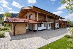 Exklusives Bio-Blockhaus mit alpinem Charme und modernem Wohnkomfort – Die vollständige Adresse der Immobilie erhältst du vom Anbieter., 83703 Gmund am Tegernsee – Vorschaubild 2